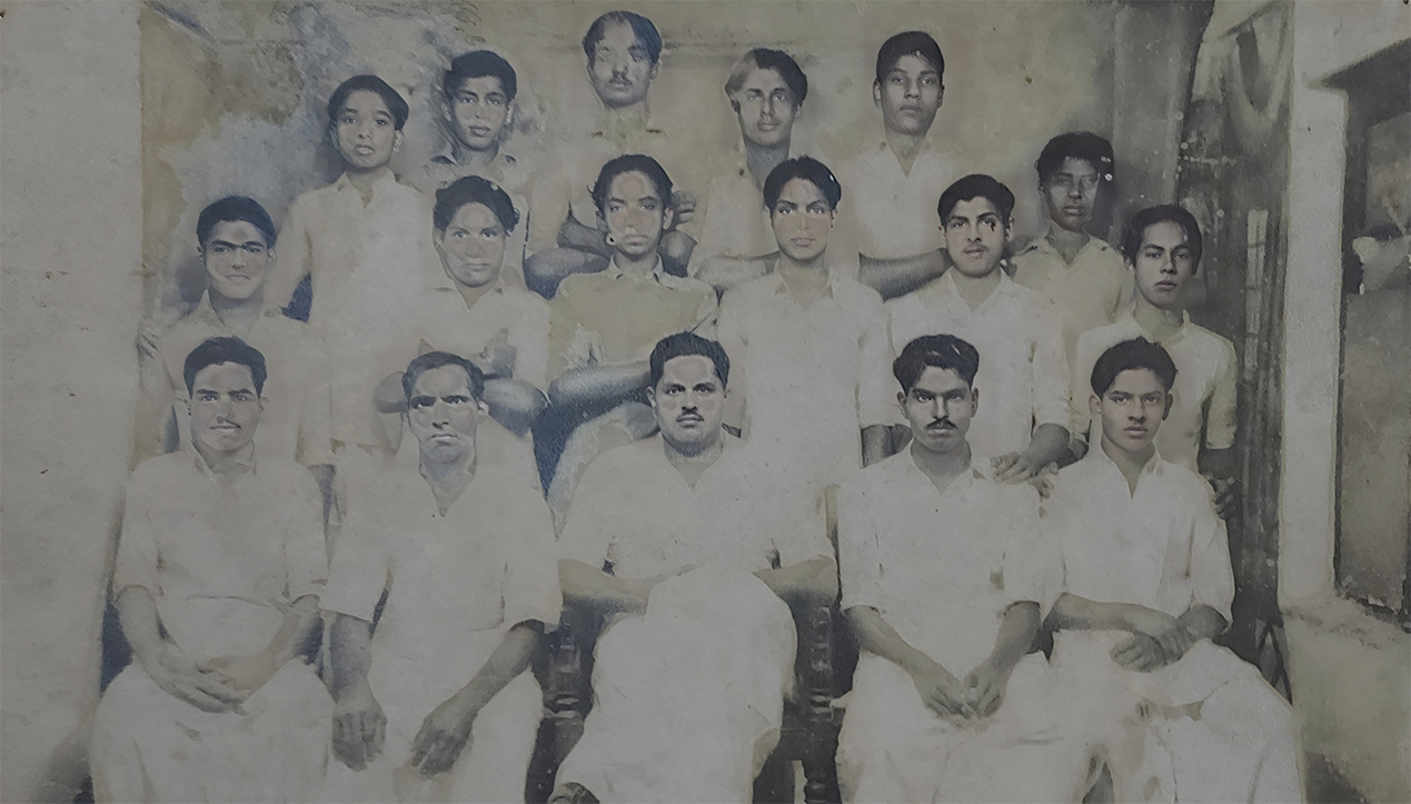 Mambally Narayanan with the team from the early 1950s